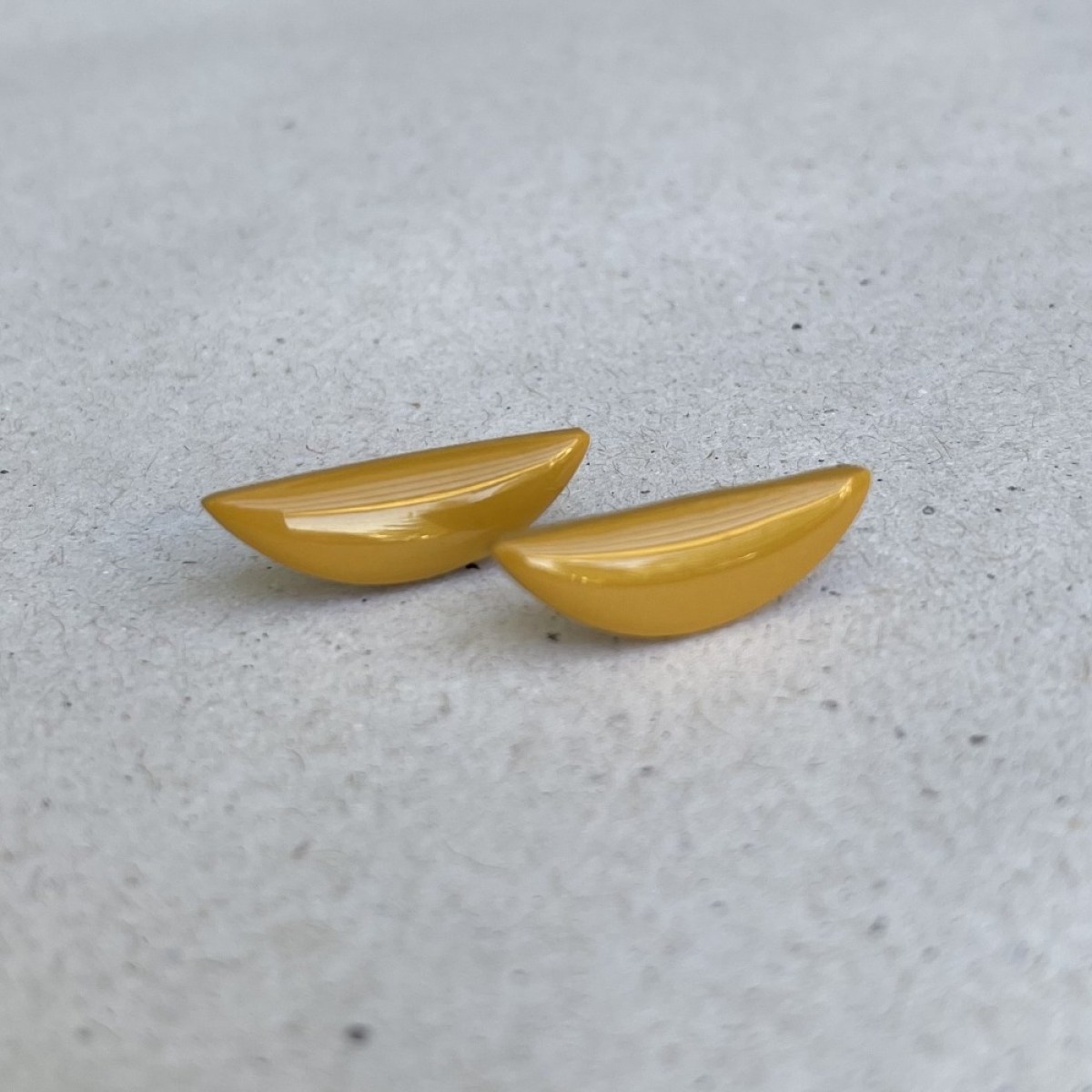 LUNA OCHRE